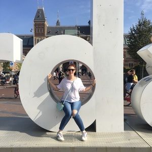 Meet your Posher, Danielle